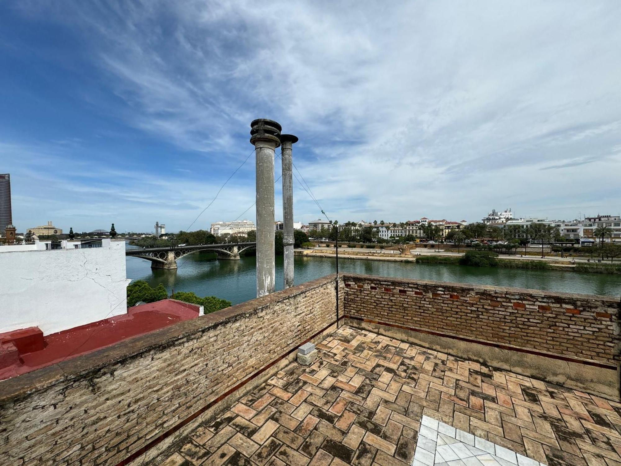 Апартаменты Wonderful Duplex In Calle Betis Севилья Экстерьер фото