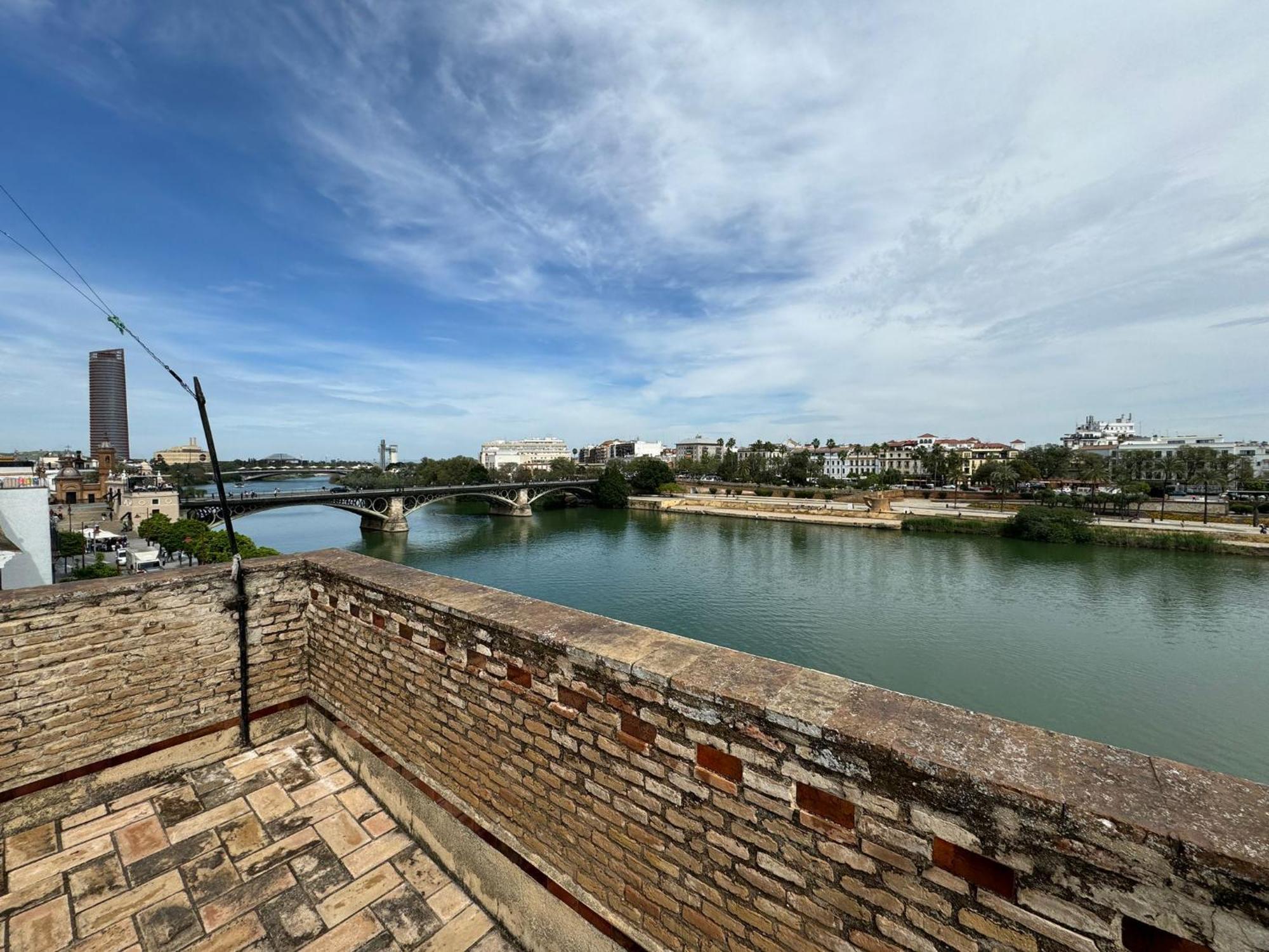 Апартаменты Wonderful Duplex In Calle Betis Севилья Экстерьер фото